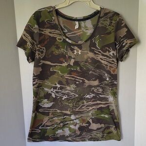 Under Armour Size Large Camouflage Short Sleeve Women's Tee Shirt Heatgear
